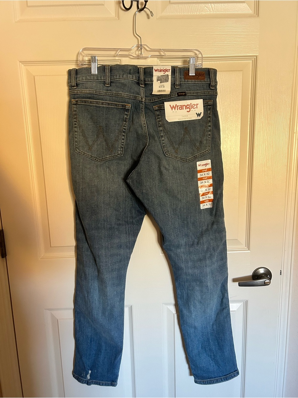 New with Tags Wrangler Men’s Blue Straight-Leg Jeans